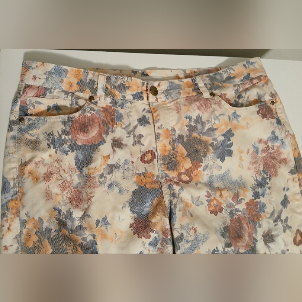 New York & Company Floral Jeans‎ - Picture 2 of 9